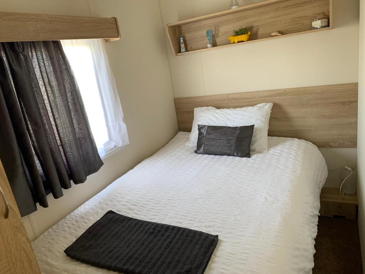 Delta Goodwood Caravan Selsey Extérieur photo