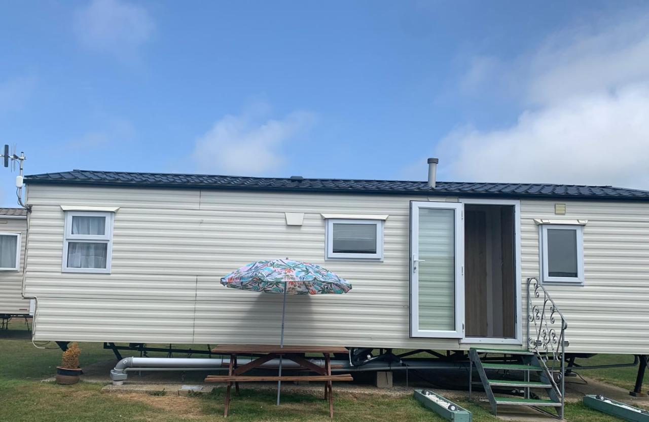 Delta Goodwood Caravan Selsey Extérieur photo